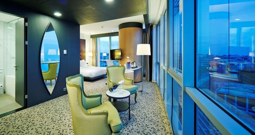 Doubletree by Hilton Moda