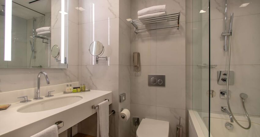 Doubletree by Hilton Moda